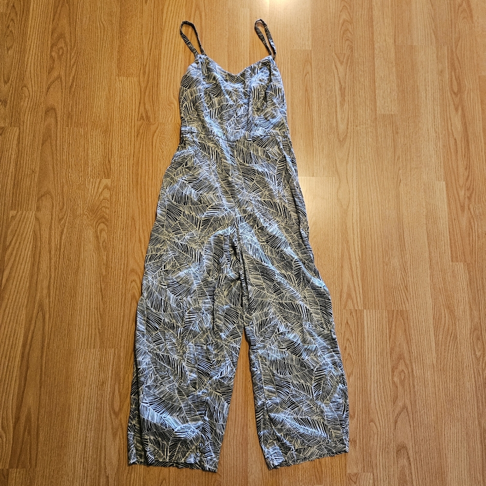 Old Navy Black & White Palm-Print Jumpsuit
